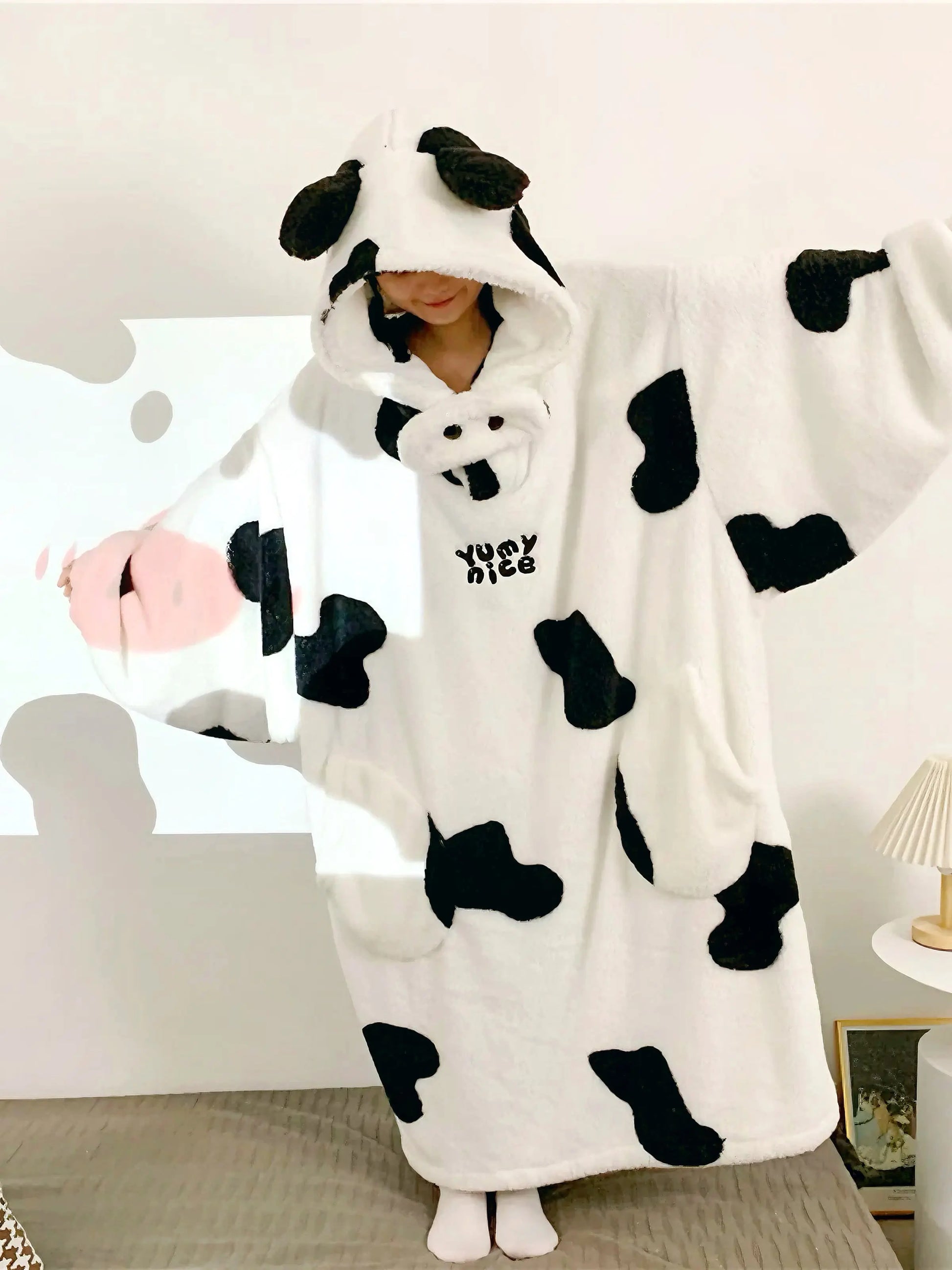 'Cutie Cow' Kawaii Fleeced Cow Prints Fluffy Pjms Rope AlielNosirrah